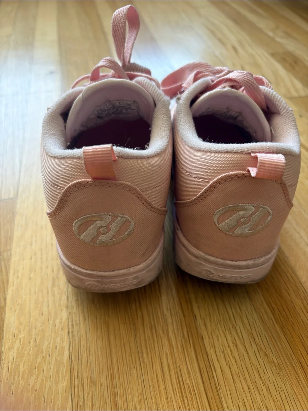 Heelys Kids size1 Blush Pink Lace-Up Sneakers